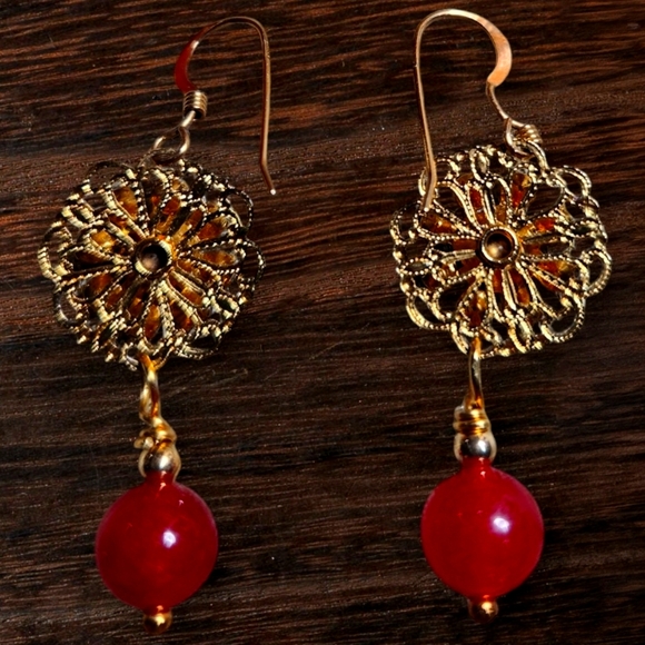 NWT Swarovski Crystals with red carnelian Semiprecious Earrings - Picture 2 of 3